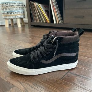 Vans SK8-Hi MTE . Mens 13. Excellent condition. Black & white.